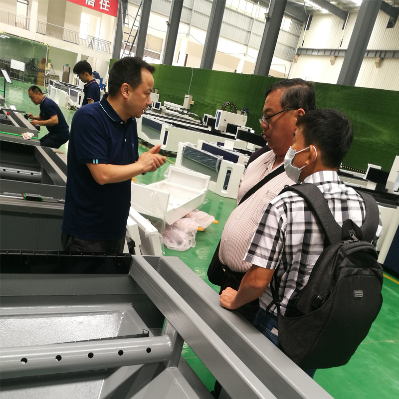 Customer from Malaysia Come to Order the Fiber Laser Cutting Machine
