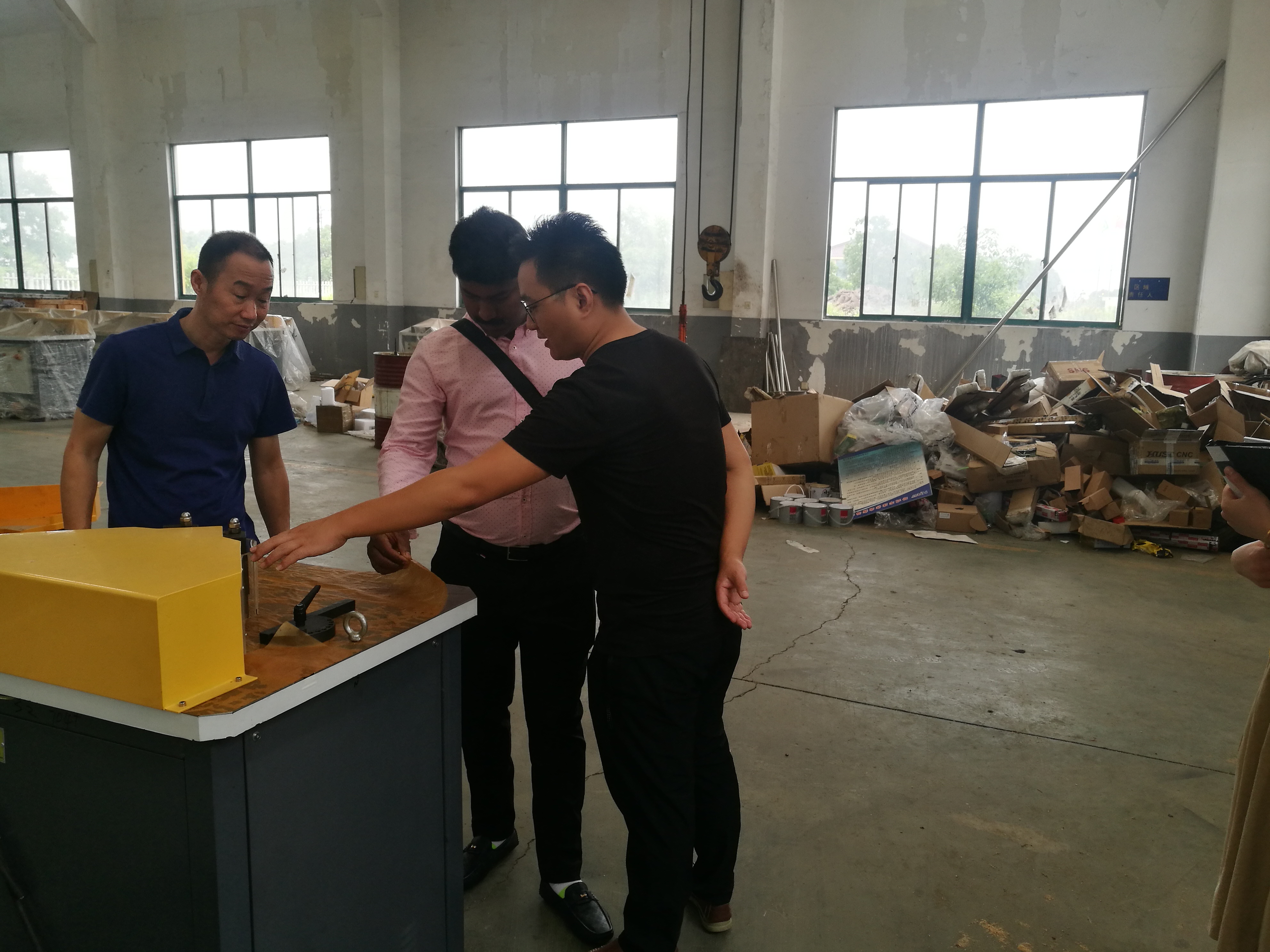 Customer from Dubai Come to Order the Fiber Laser Cutting Machine And V Groove Machine And Press Brake